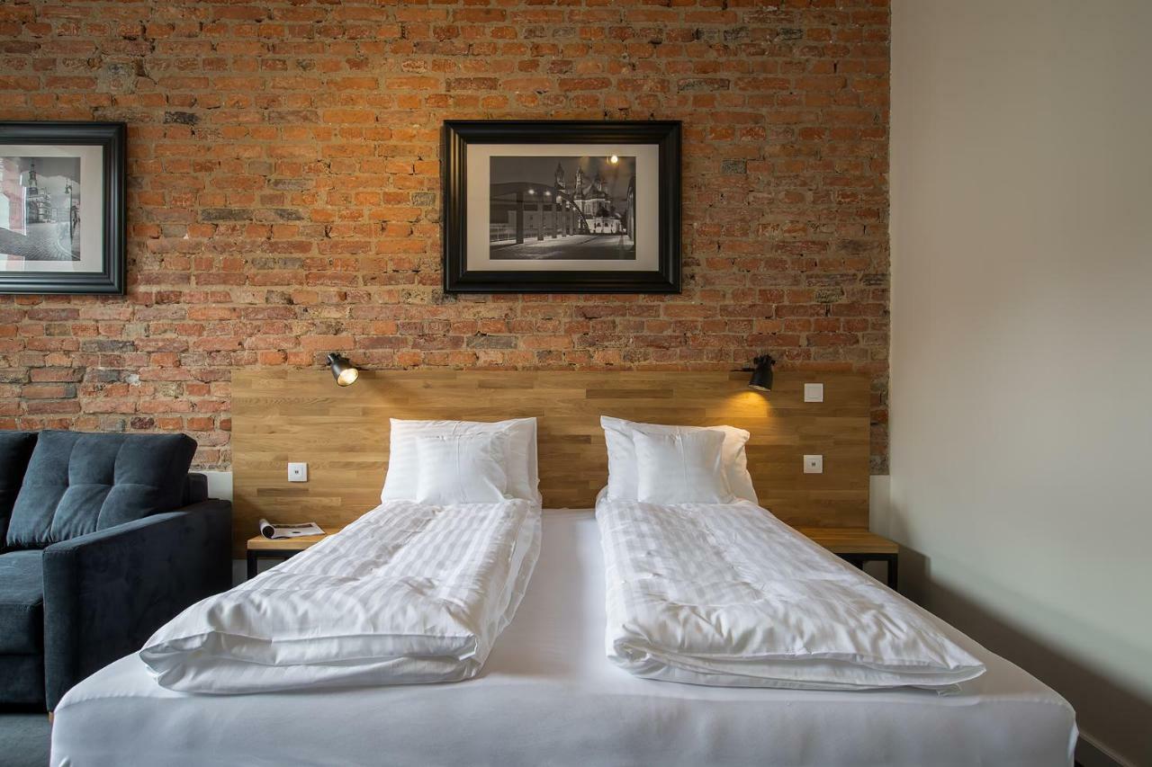 Loft Apartment *